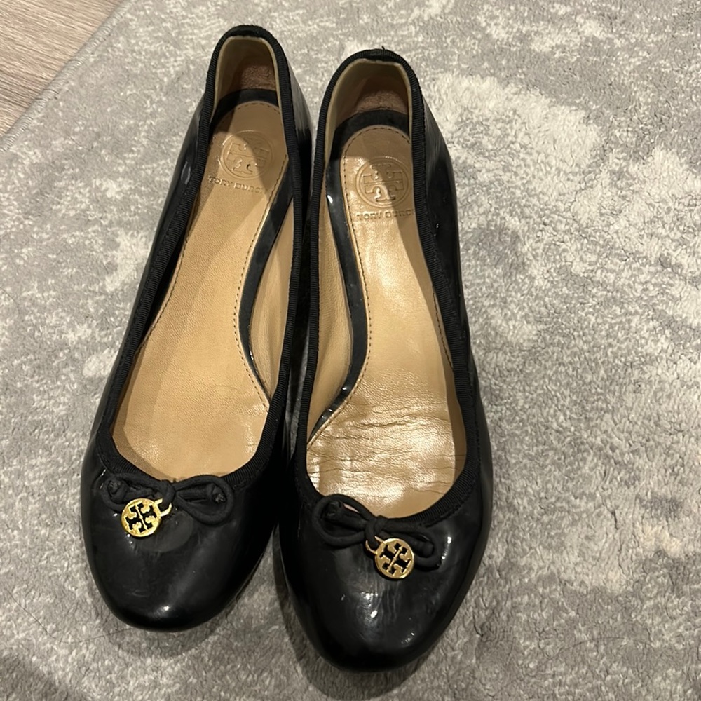 Tory burch ballerina flats with 1 inch heel